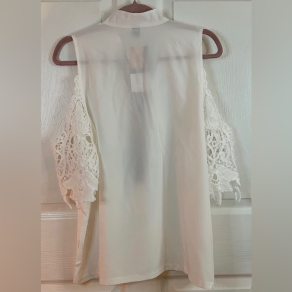 NWT, LACE COLD SHOULDER ZIP UP TOP SIZE XL - Picture 7 of 9